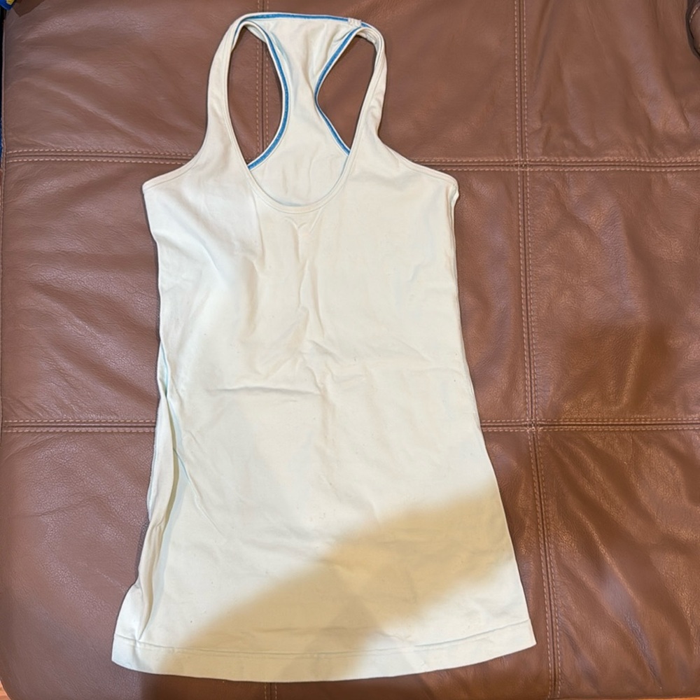 Lululemon top